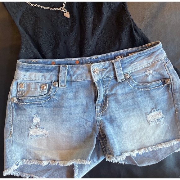 MissMe embellished shorts 27 - Picture 2 of 6